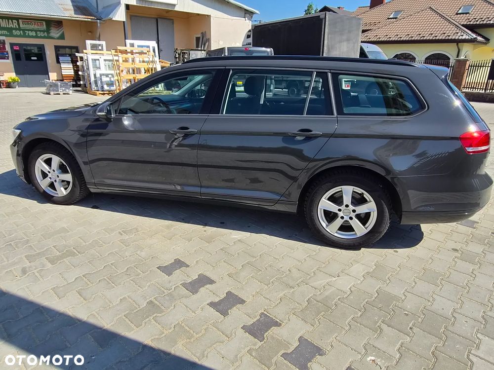 Volkswagen Passat 2.0 TDI (BlueMotion Technology) Trendline - 4