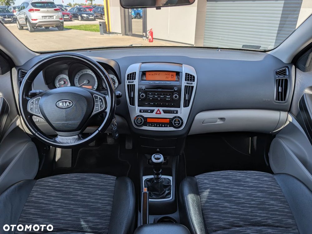Kia Ceed ver-1-6-silver-x - 26