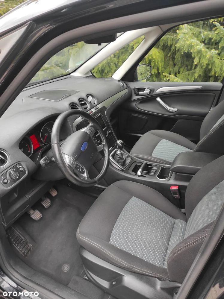 Ford Galaxy - 11