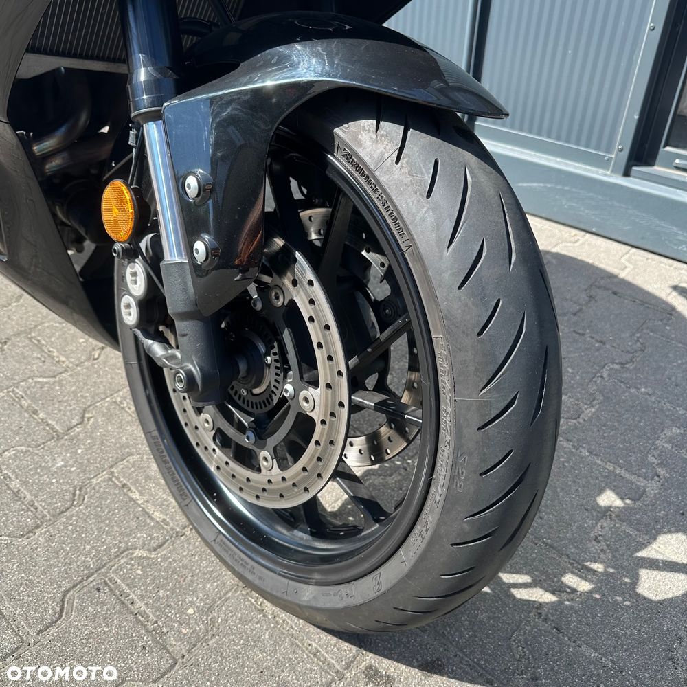 Yamaha R7 - 11