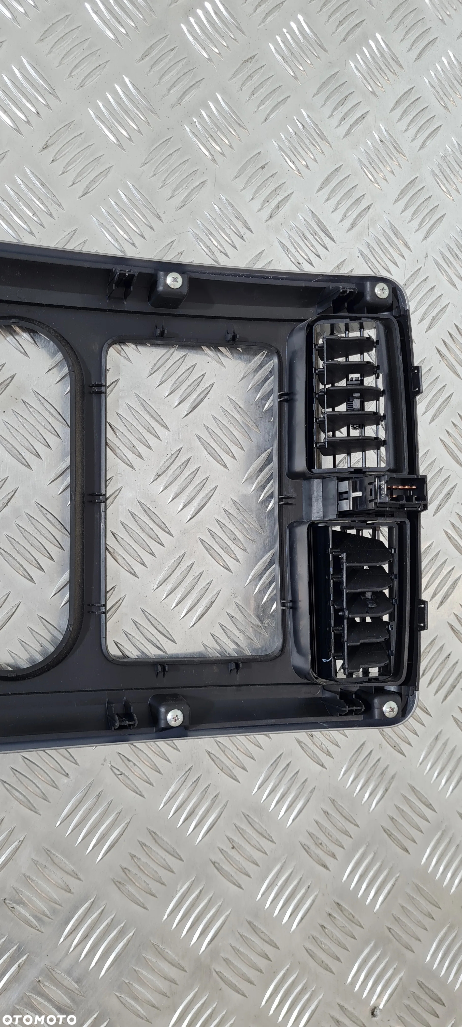 Suzuki Jimny Ramka Radia Panel - 6