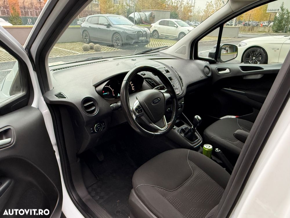 Ford Transit Courier - 8