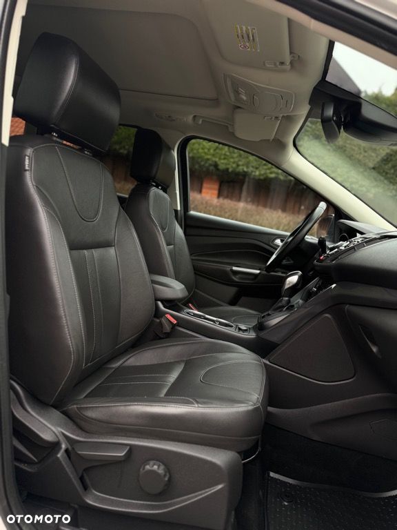 Ford Kuga 2.0 TDCi 4x4 Titanium - 38