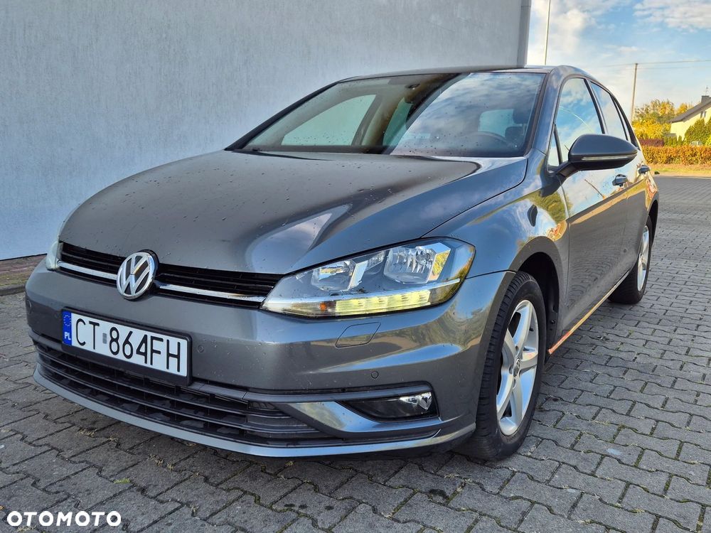 Volkswagen Golf - 1