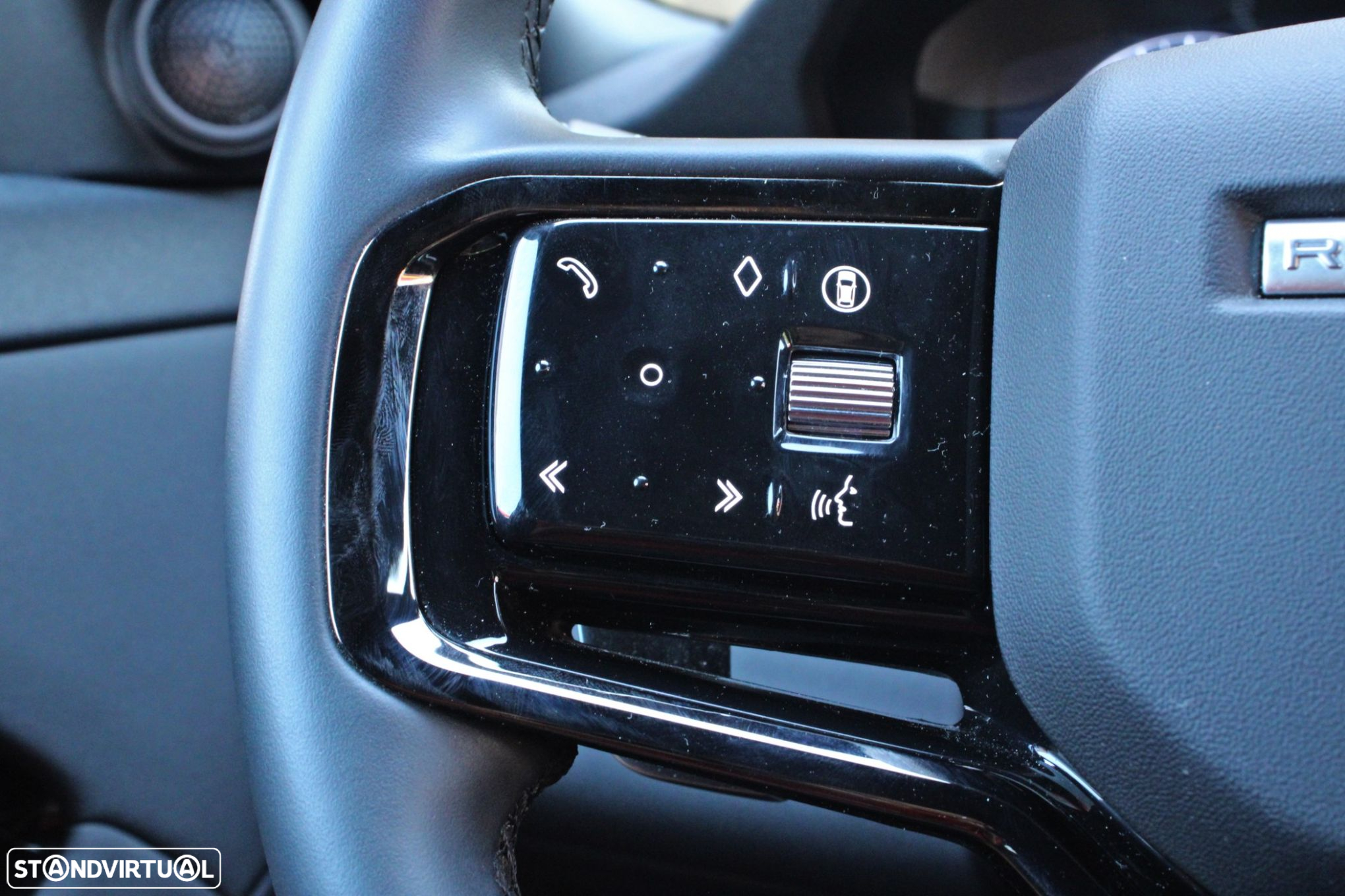 Land Rover Range Rover Evoque 1.5 P300e AWD S Auto - 8