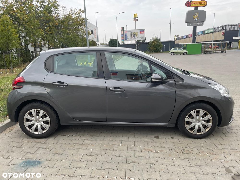 Peugeot 208 2020 photo 2