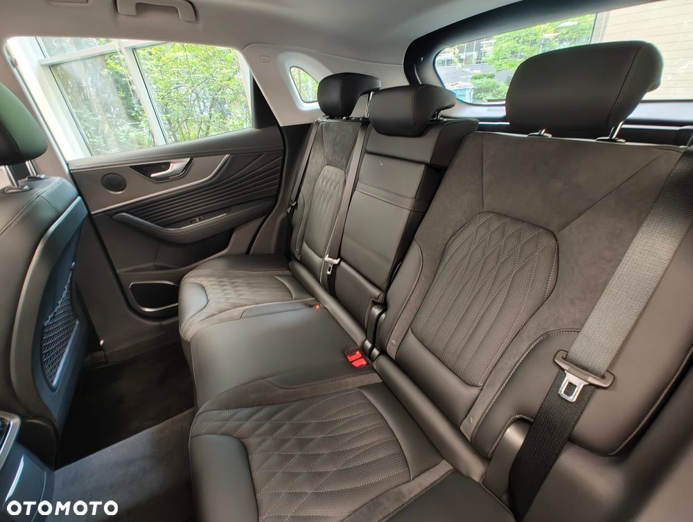 Hongqi HS5 2.0T Executive AWD - 12