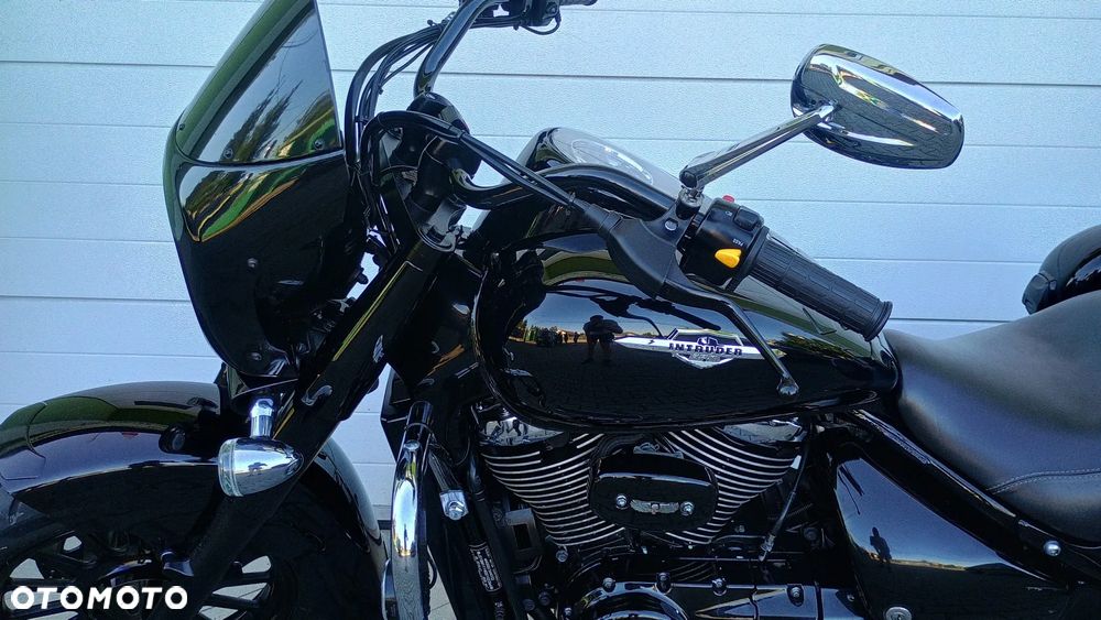 Suzuki Intruder - 24