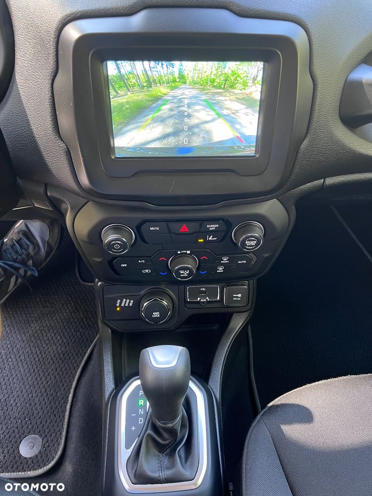 Jeep Renegade - 16