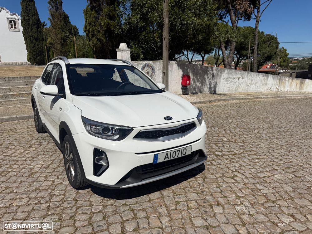 Kia Stonic 1.2 by FILA