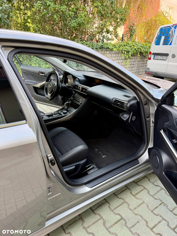Lexus IS 200t / 300 Elegance - 10