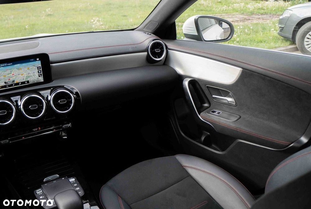 Mercedes-Benz CLA - 16