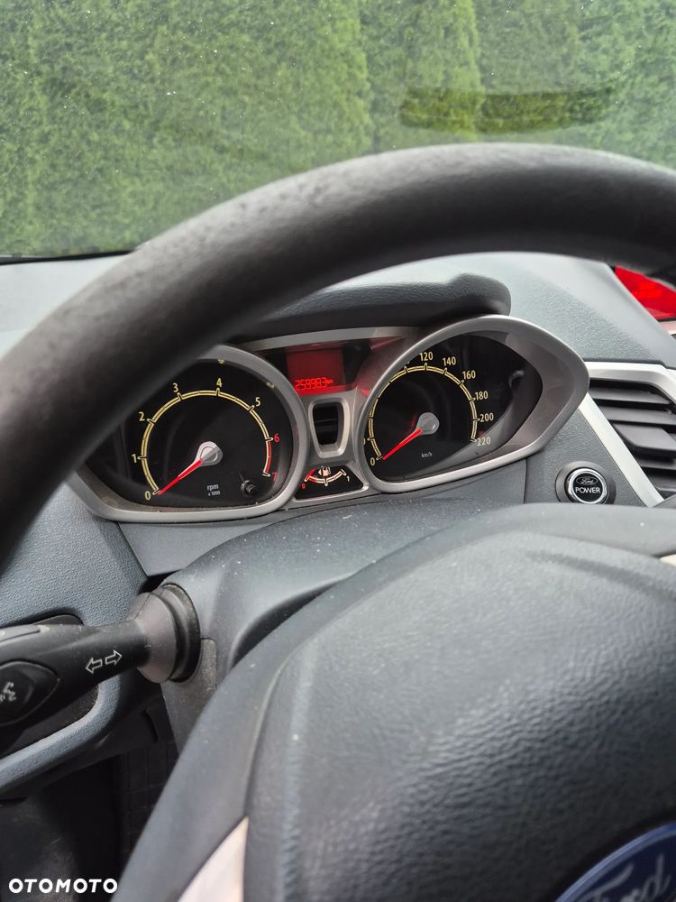 Ford Fiesta 1.4 Platinium X - 8