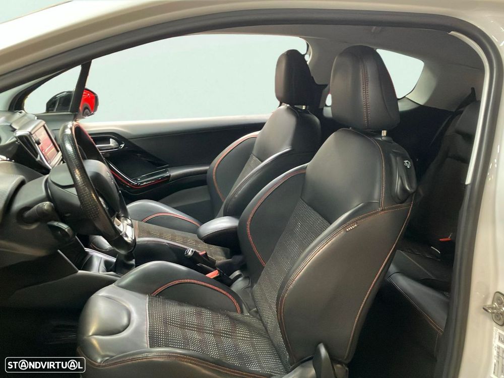 Peugeot 208 1.2 PureTech GT Line - 16
