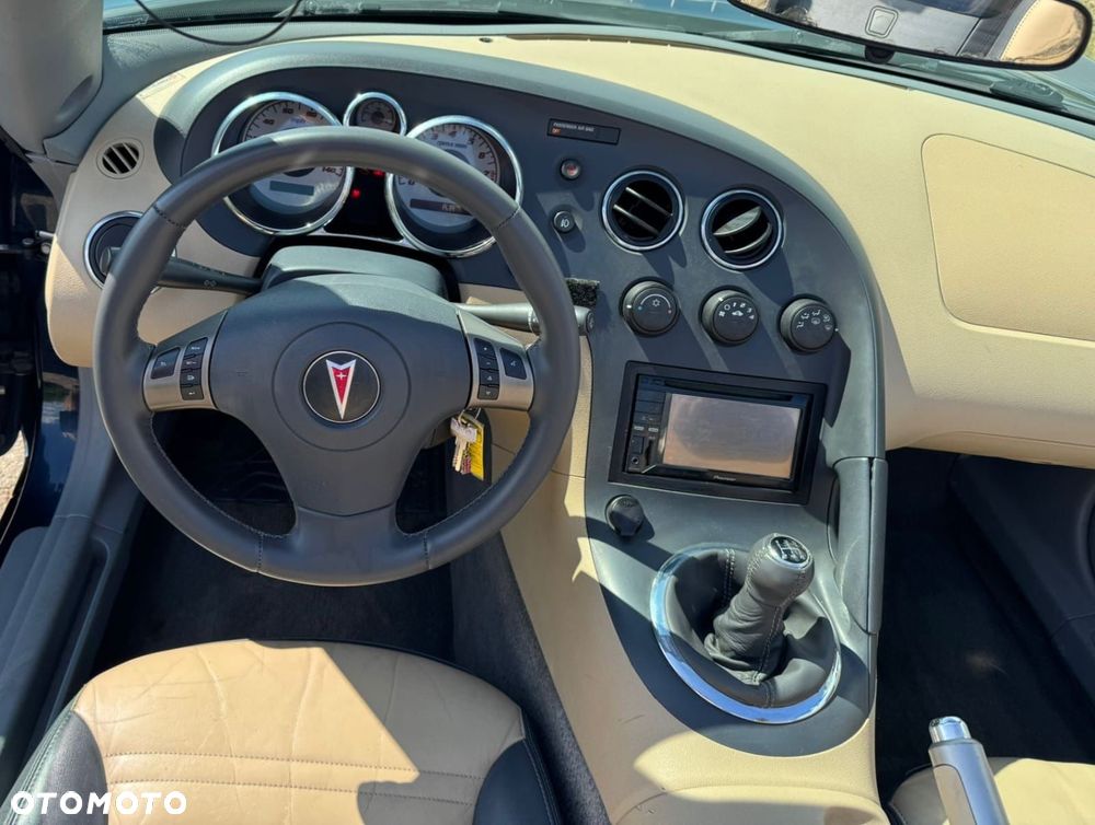 Pontiac Solstice - 8