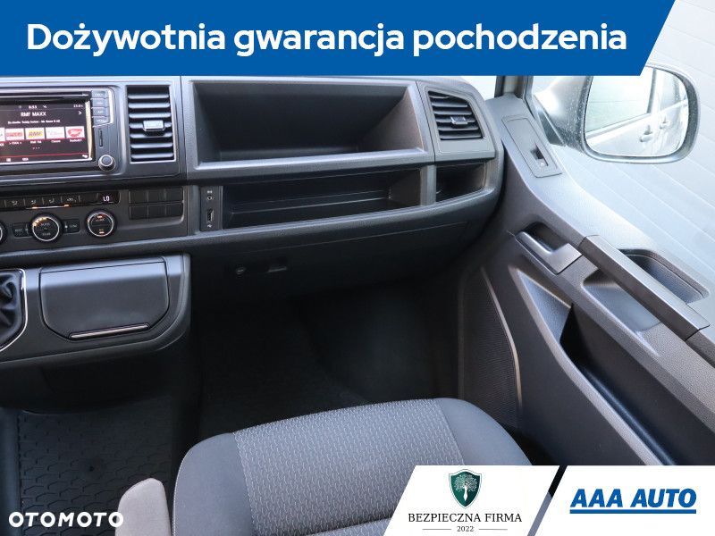 Volkswagen Multivan - 10