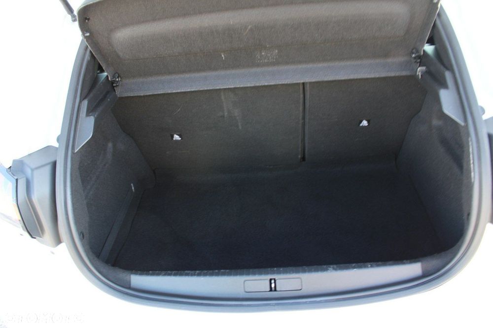 Peugeot 208 - 14