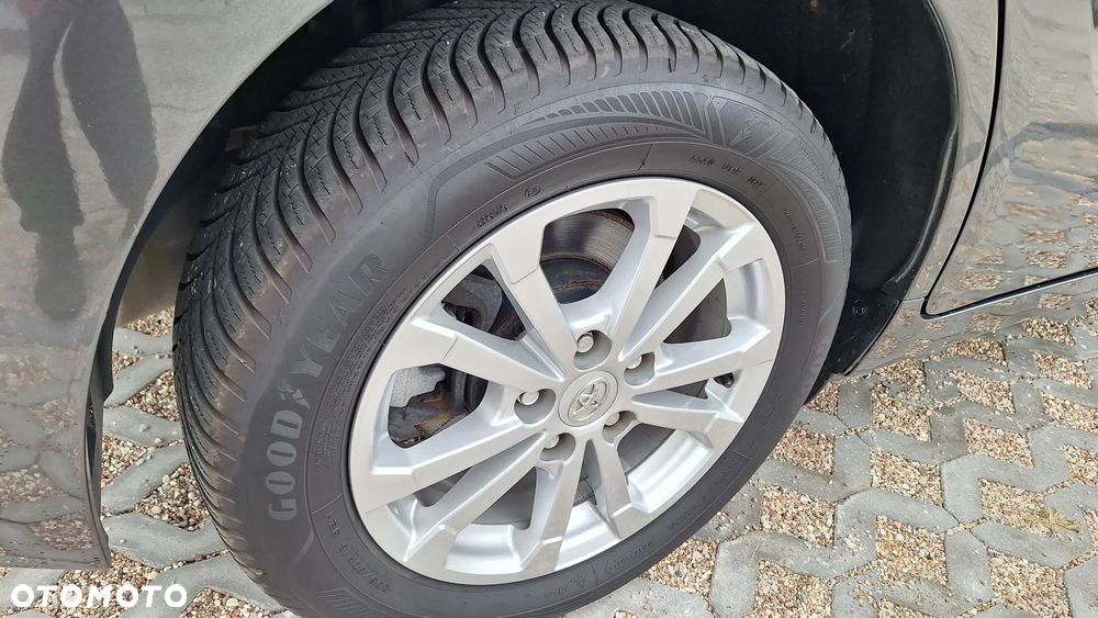 Toyota Verso 1.8 Premium - 25