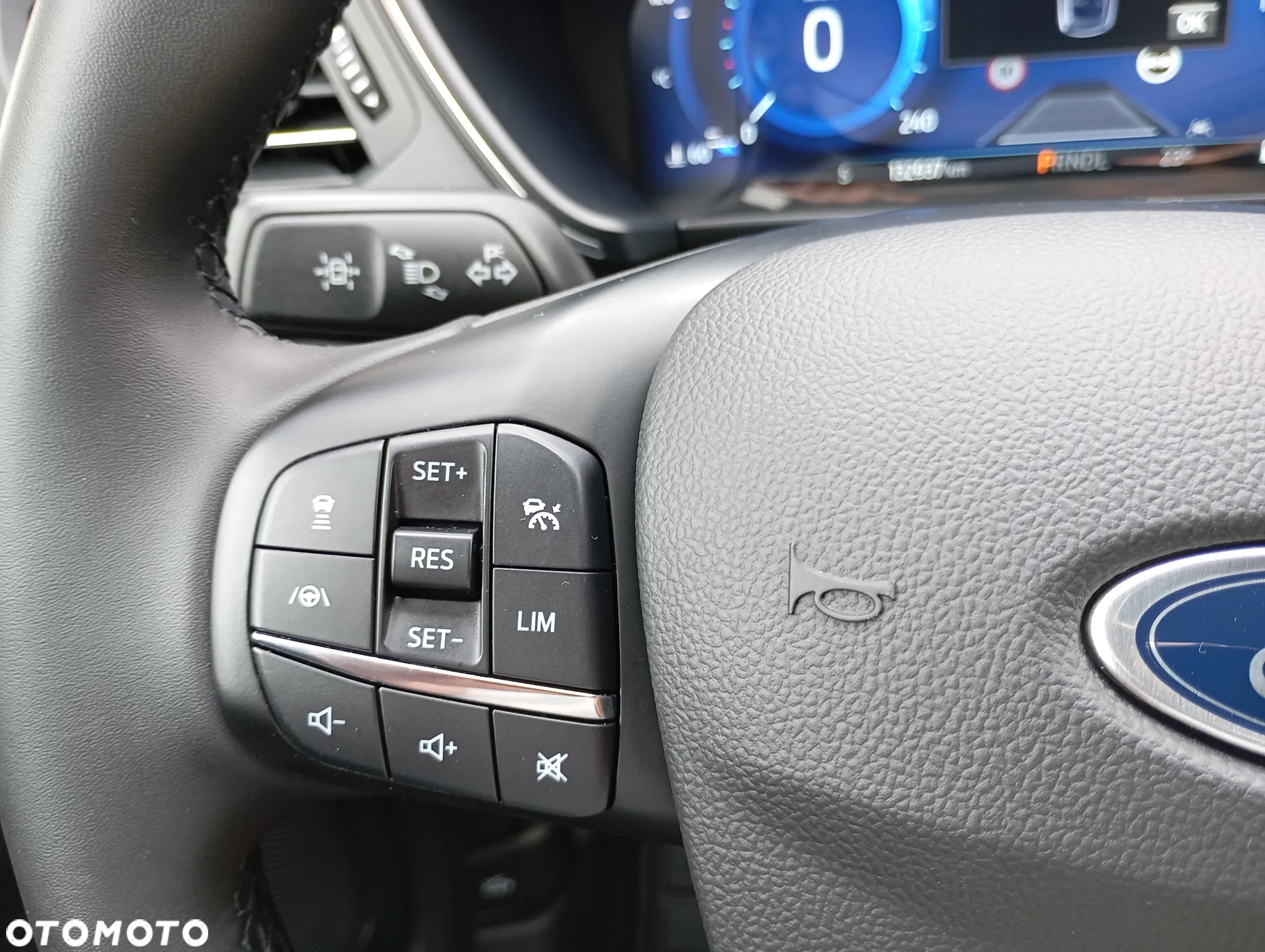 Ford Kuga 2.0 EcoBlue 4x4 TITANIUM X - 19