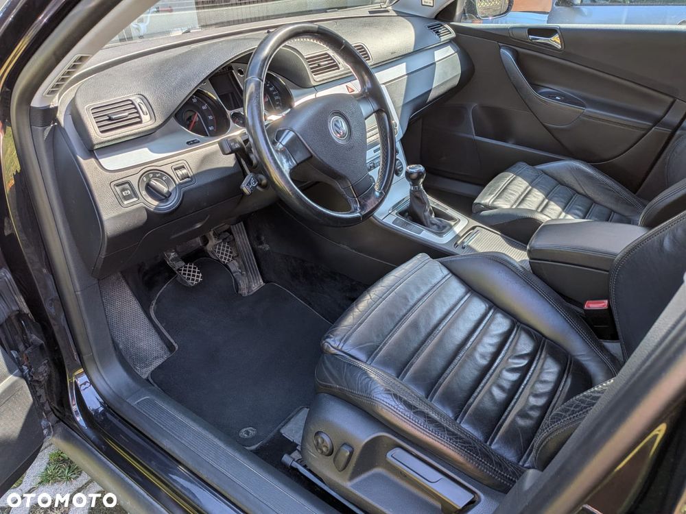 Volkswagen Passat 2.0 FSI Highline - 11