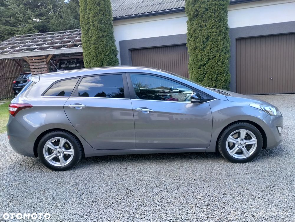 Hyundai i30 1.6 CRDi Fifa World Cup Edition - 10