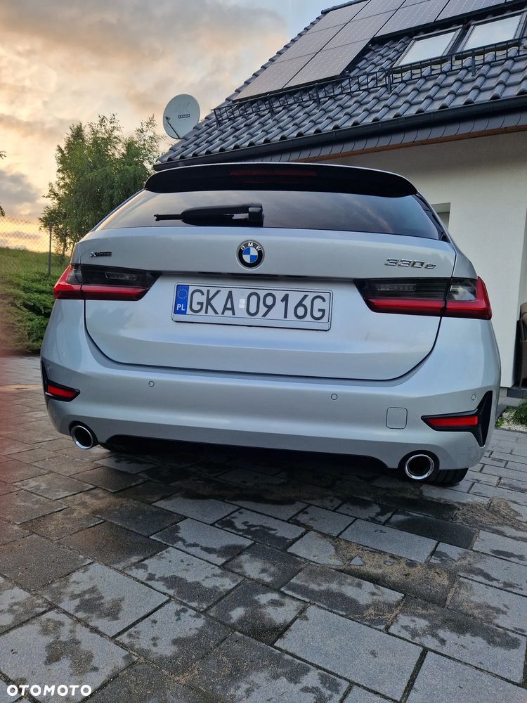 BMW Seria 3 330e xDrive - 11