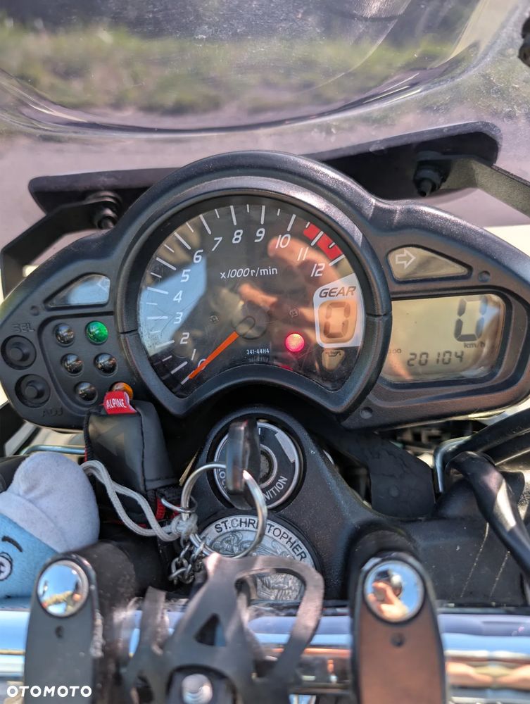Suzuki Gladius - 10