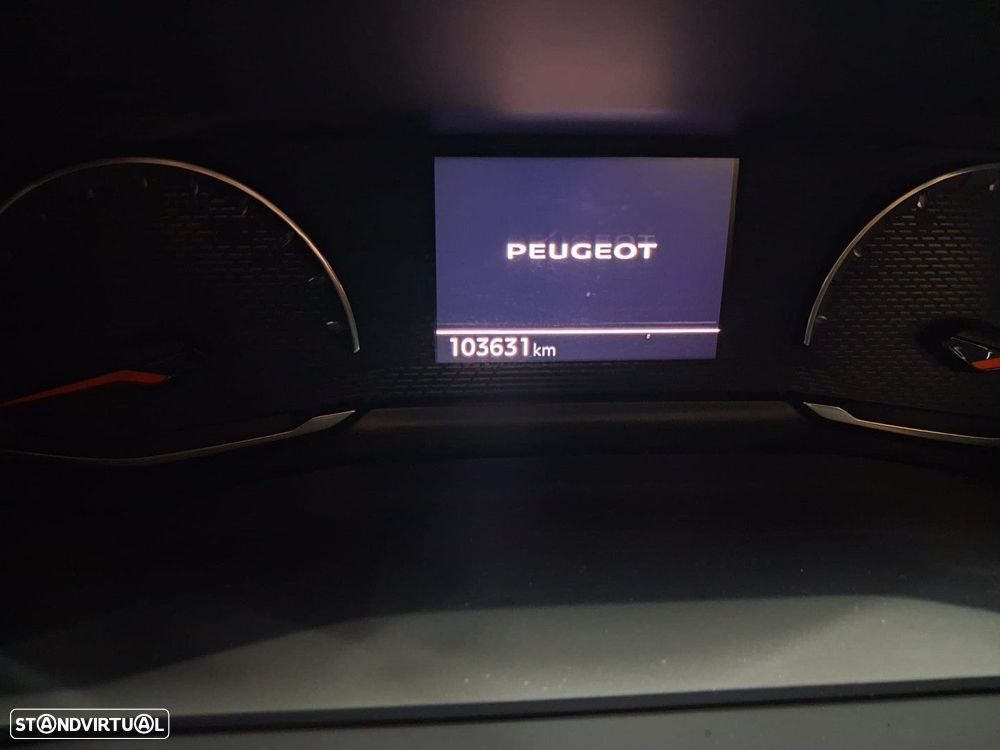 Peugeot 2008 1.2 PureTech Active Pack - 13