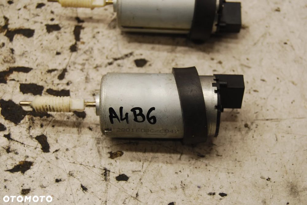 SILNICZEK FOTELA KIEROWCY PASAŻERA 2801600C AUDI A4 B6 B7 - 2