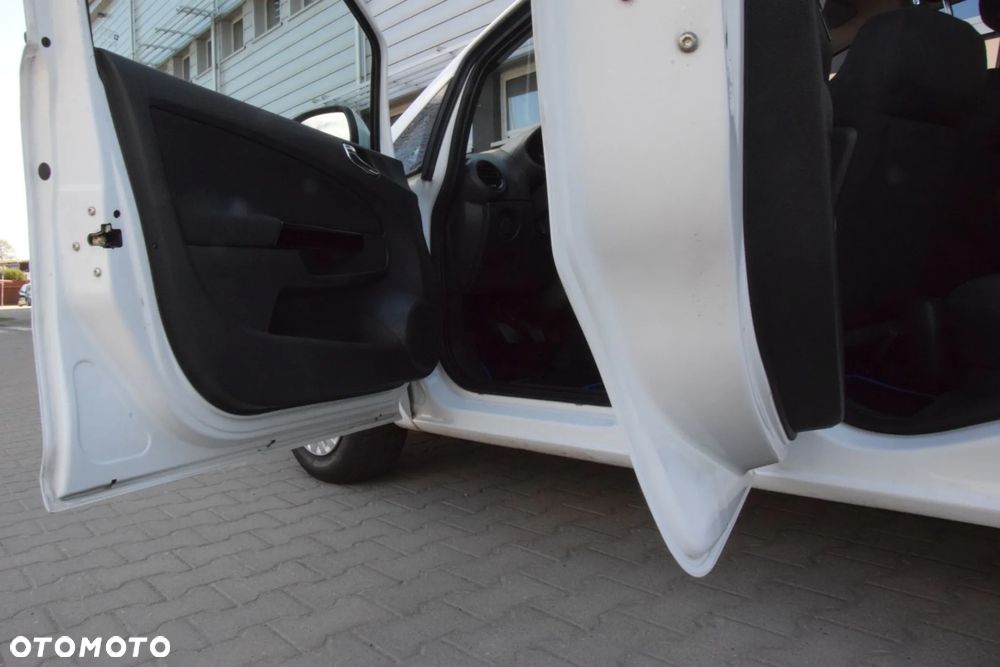 Opel Corsa 1.0 12V Cosmo - 14