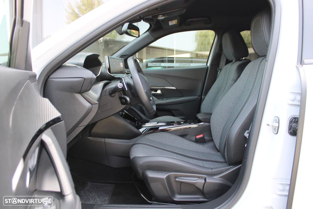 Peugeot 2008 1.2 PureTech Allure EAT8 - 5