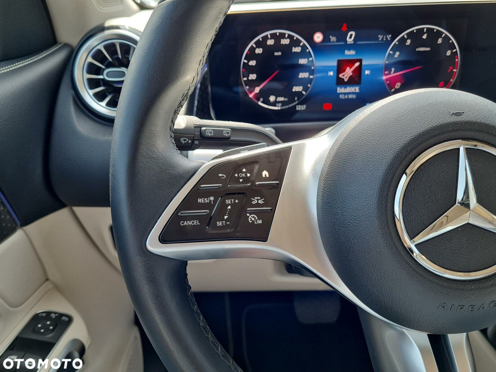 Mercedes-Benz GLB 200 Progressive 7G-DCT - 18