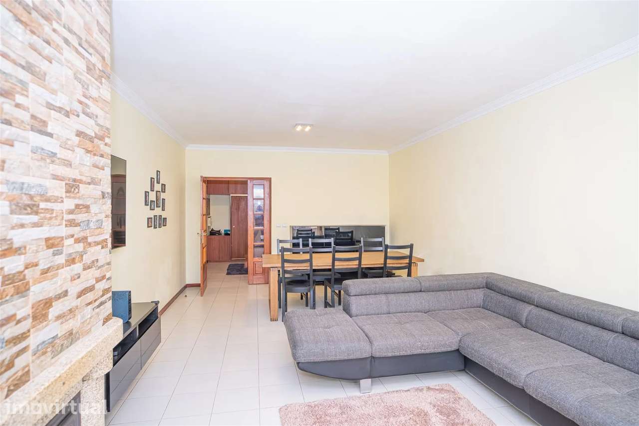 Apartamento T4 em Barcelos – Espaço, Conforto e Excelente Varanda! - Grande imagem: 4/26