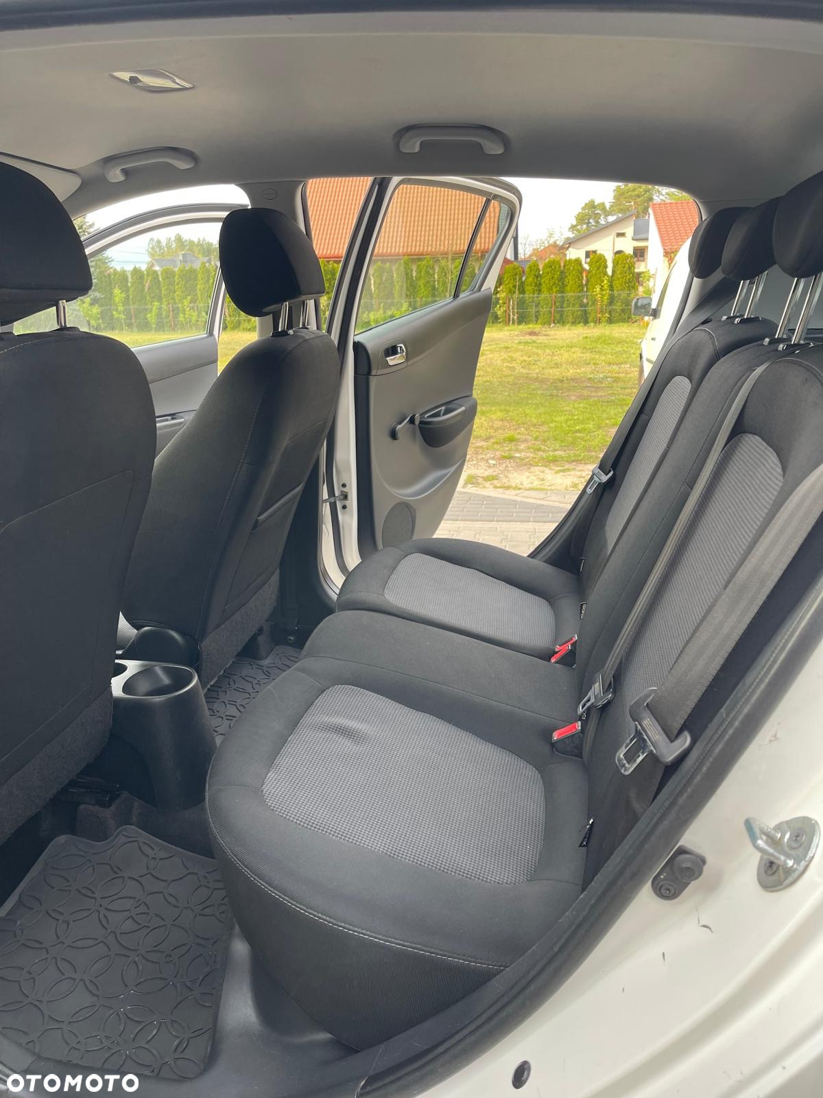 Hyundai i20 1.2 Trend - 29