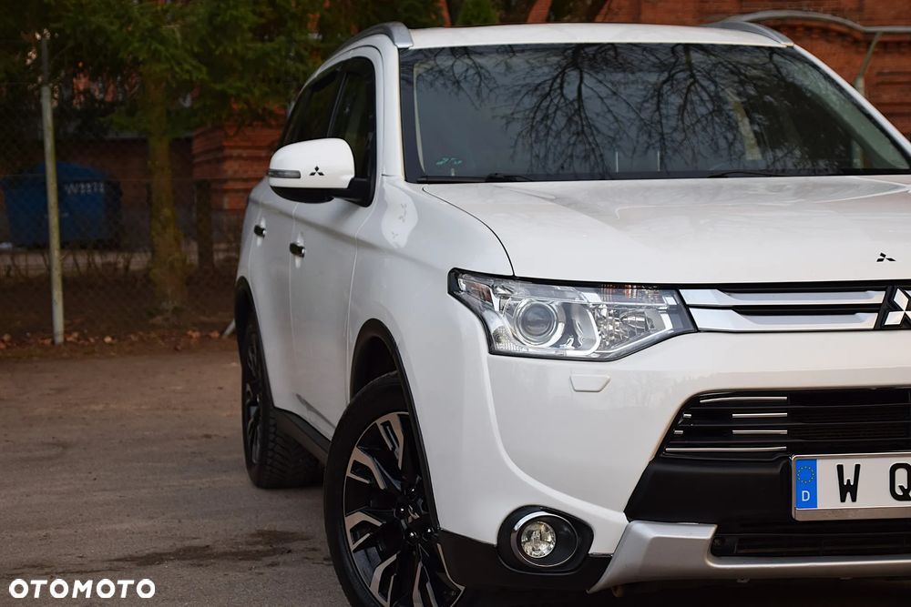 Mitsubishi Outlander 2.2 DI-D 4WD Automatik Diamant Edition+ - 6