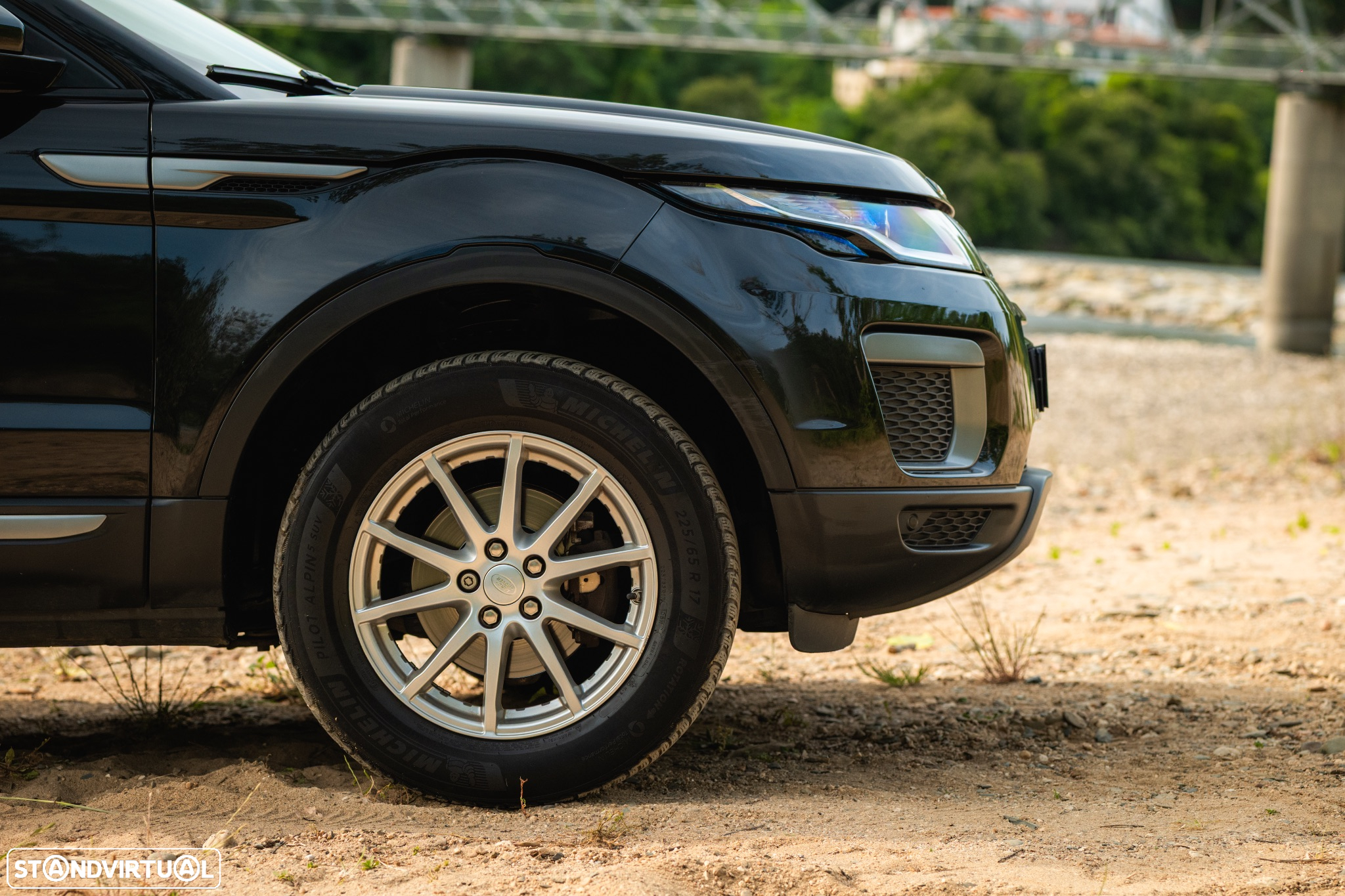 Land Rover Range Rover Evoque 2.0 D150 R-Dynamic - 3