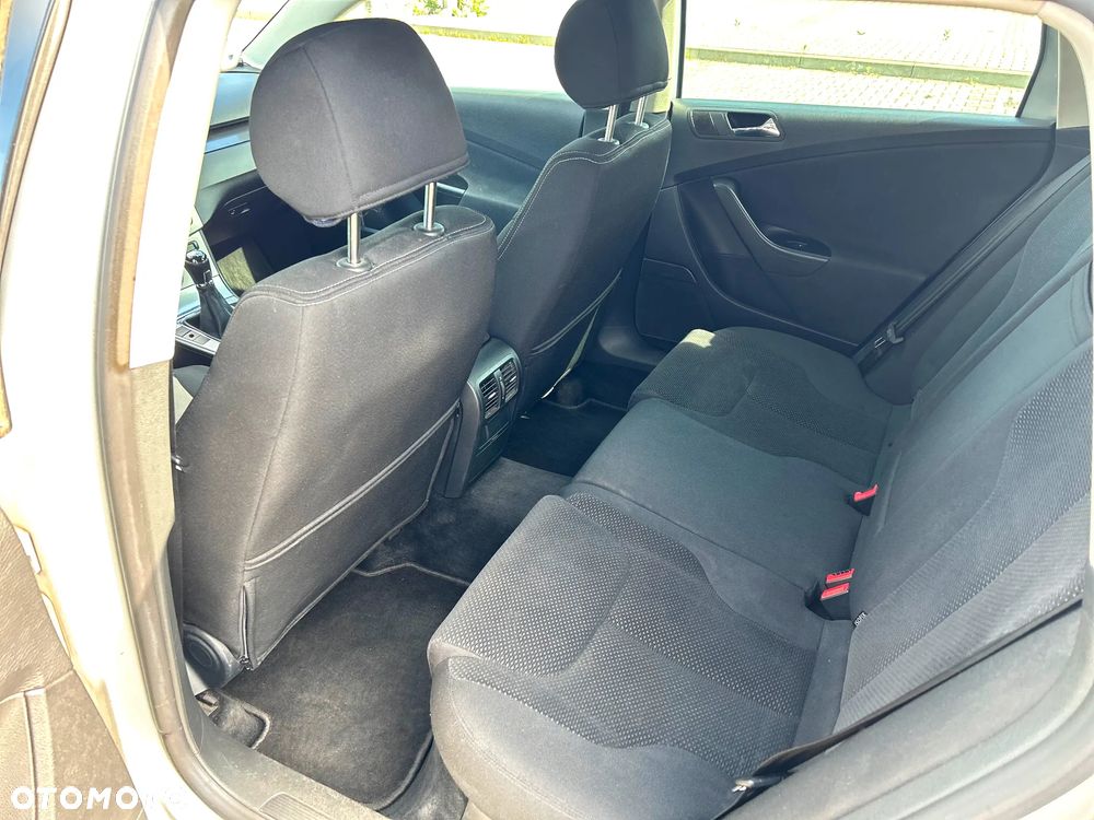 Volkswagen Passat 1.9 TDI Comfortline - 19