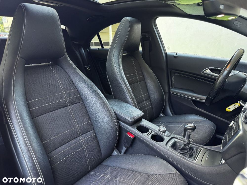 Mercedes-Benz CLA 180 Urban - 19