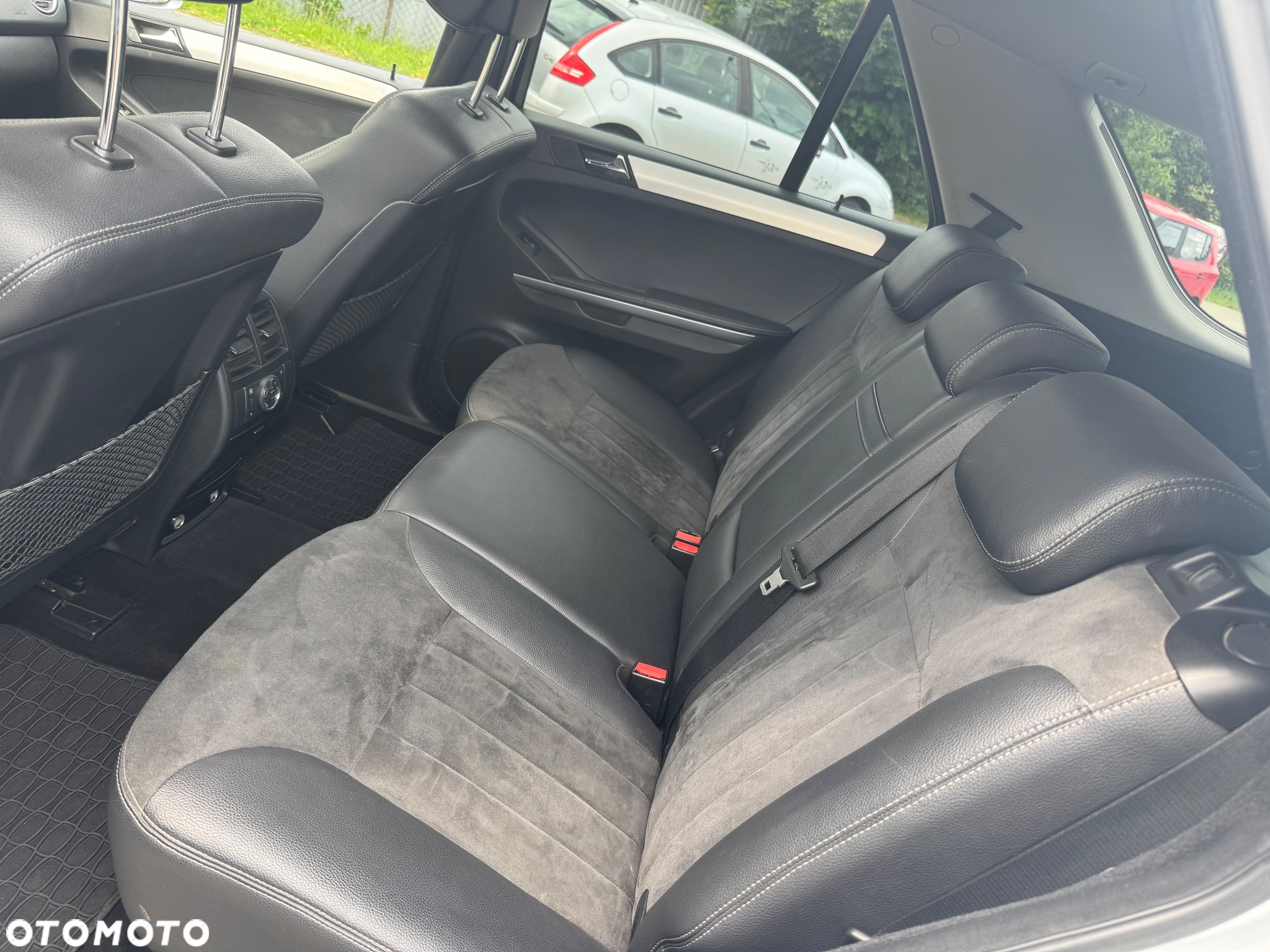 Mercedes-Benz ML 350 4MATIC 7G-TRONIC - 23