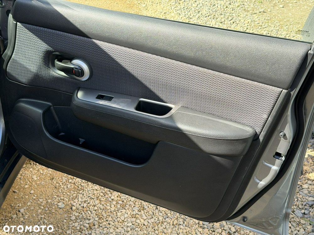 Nissan Tiida - 17