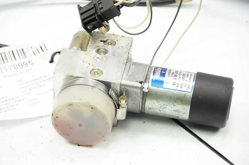 3D5827383A Volkswagen Phaeton 6.0 W12 2003 sedan Dociąg klapy - 4