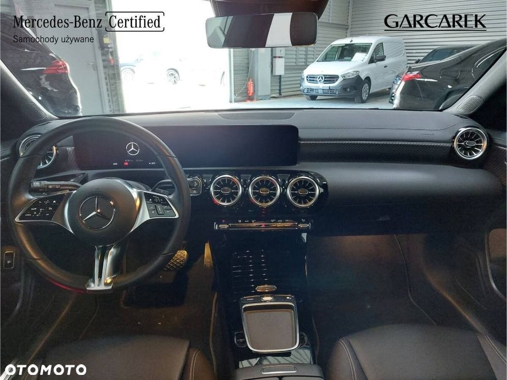 Mercedes-Benz CLA 200 d Progressive 8G-DCT - 11
