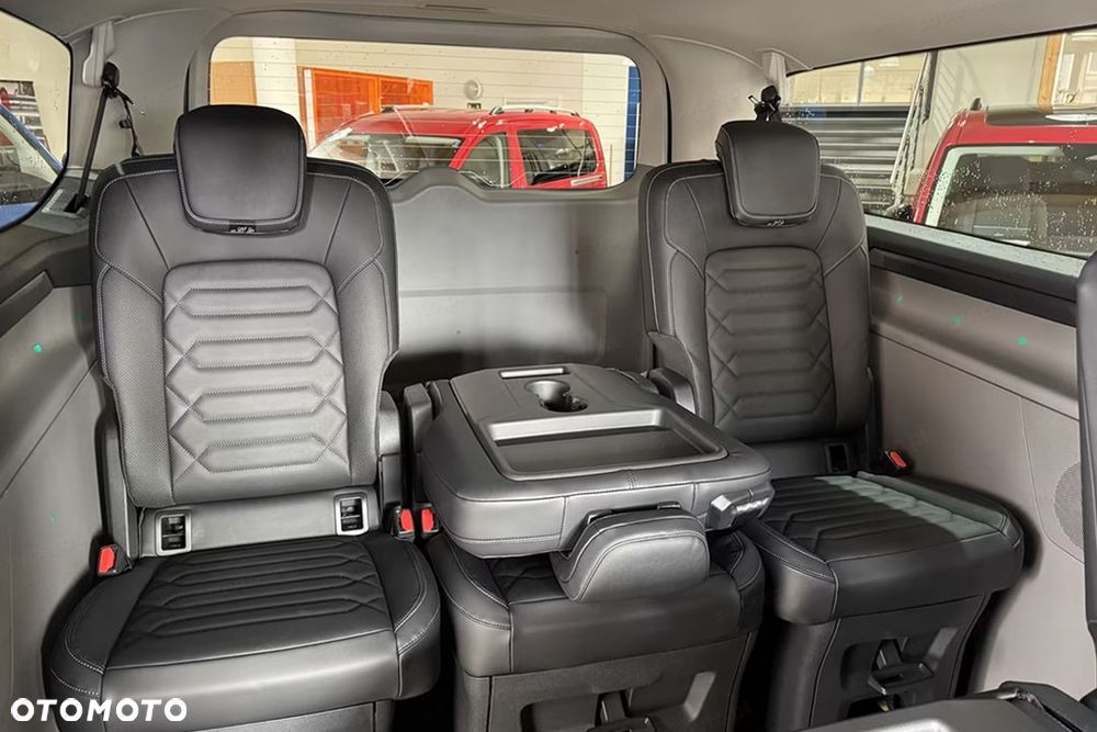 Ford Tourneo Custom - 13