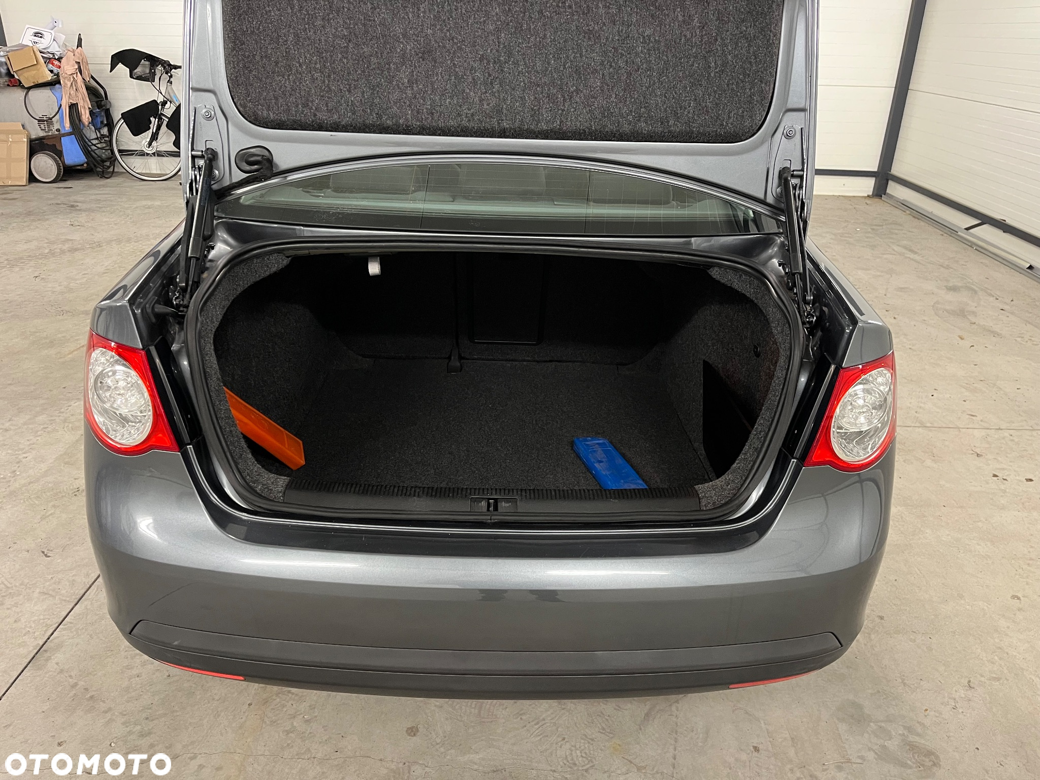 Volkswagen Jetta 1.9 TDI Comfortline - 18
