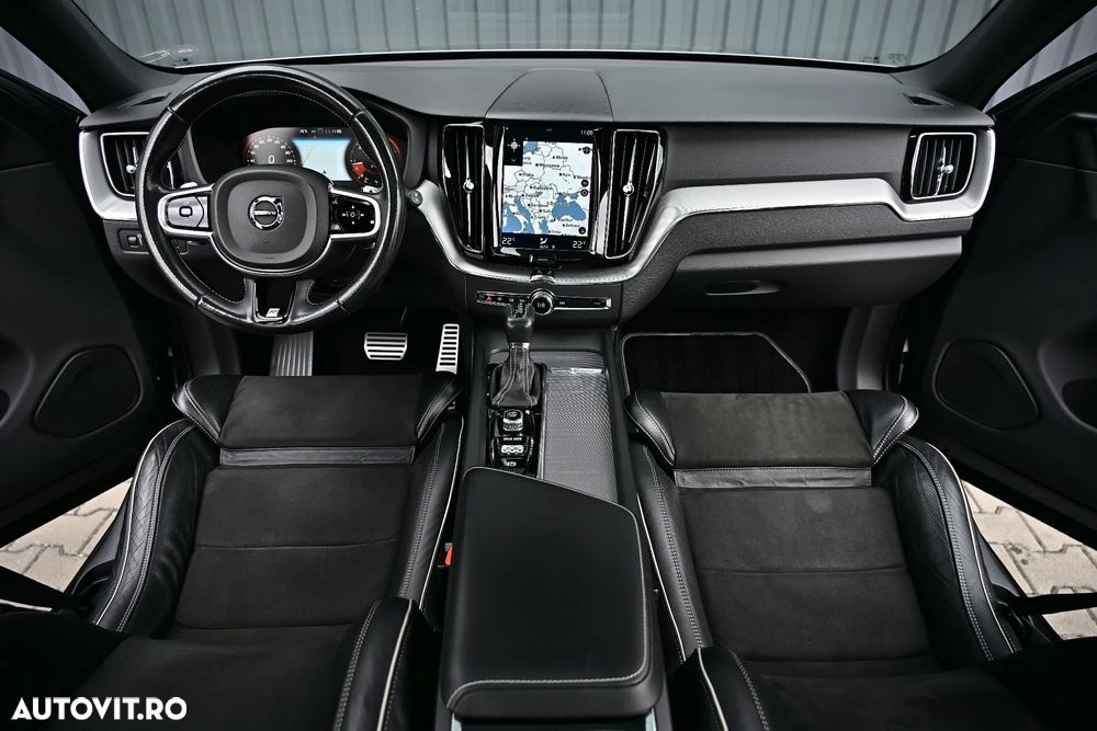 Volvo XC 60 D5 AWD R-Design - 28