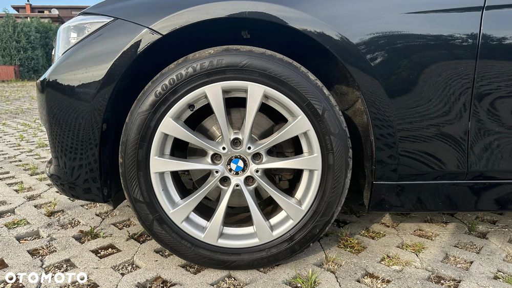 BMW Seria 3 320d xDrive - 22