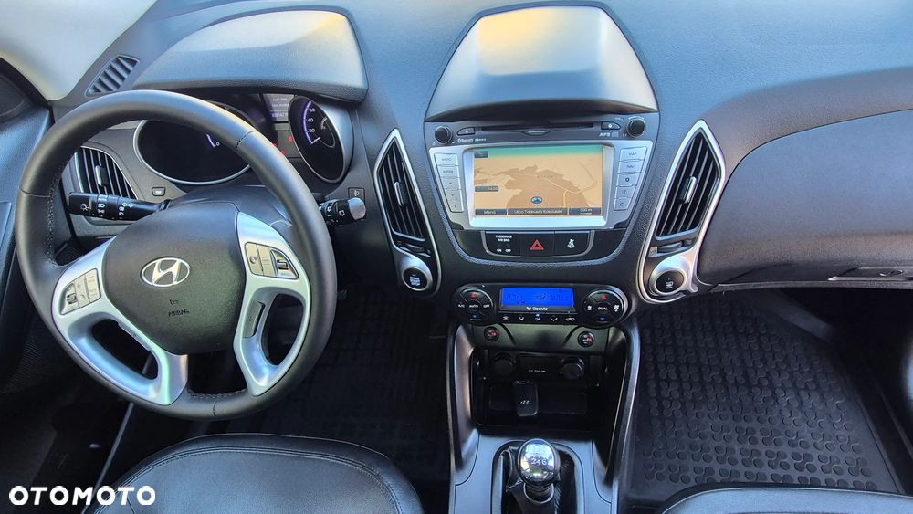 Hyundai ix35 1.7 CRDi 2WD blue Finale Gold - 27