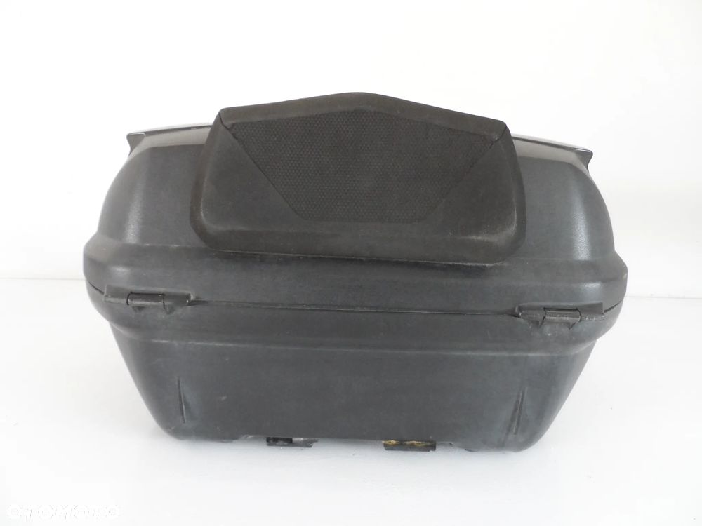 KUFER MOTOCYKLOWY GIVI Z OPARCIEM - 5