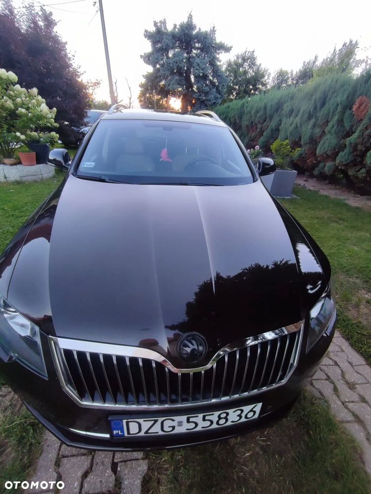 Skoda Superb 2.0 TDI Elegance DSG - 14