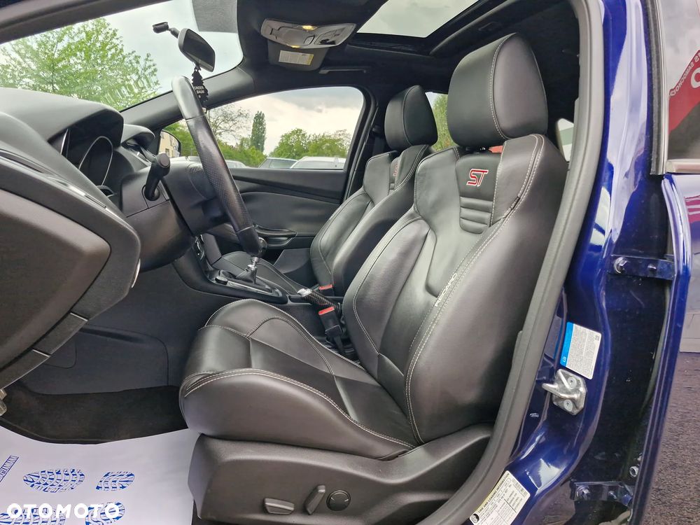 Ford Focus 2.0 EcoBoost ST mit Leder-Exclusiv-Paket - 12